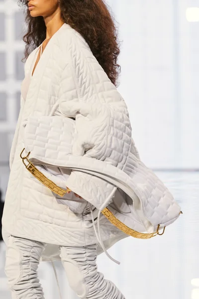 Look 75